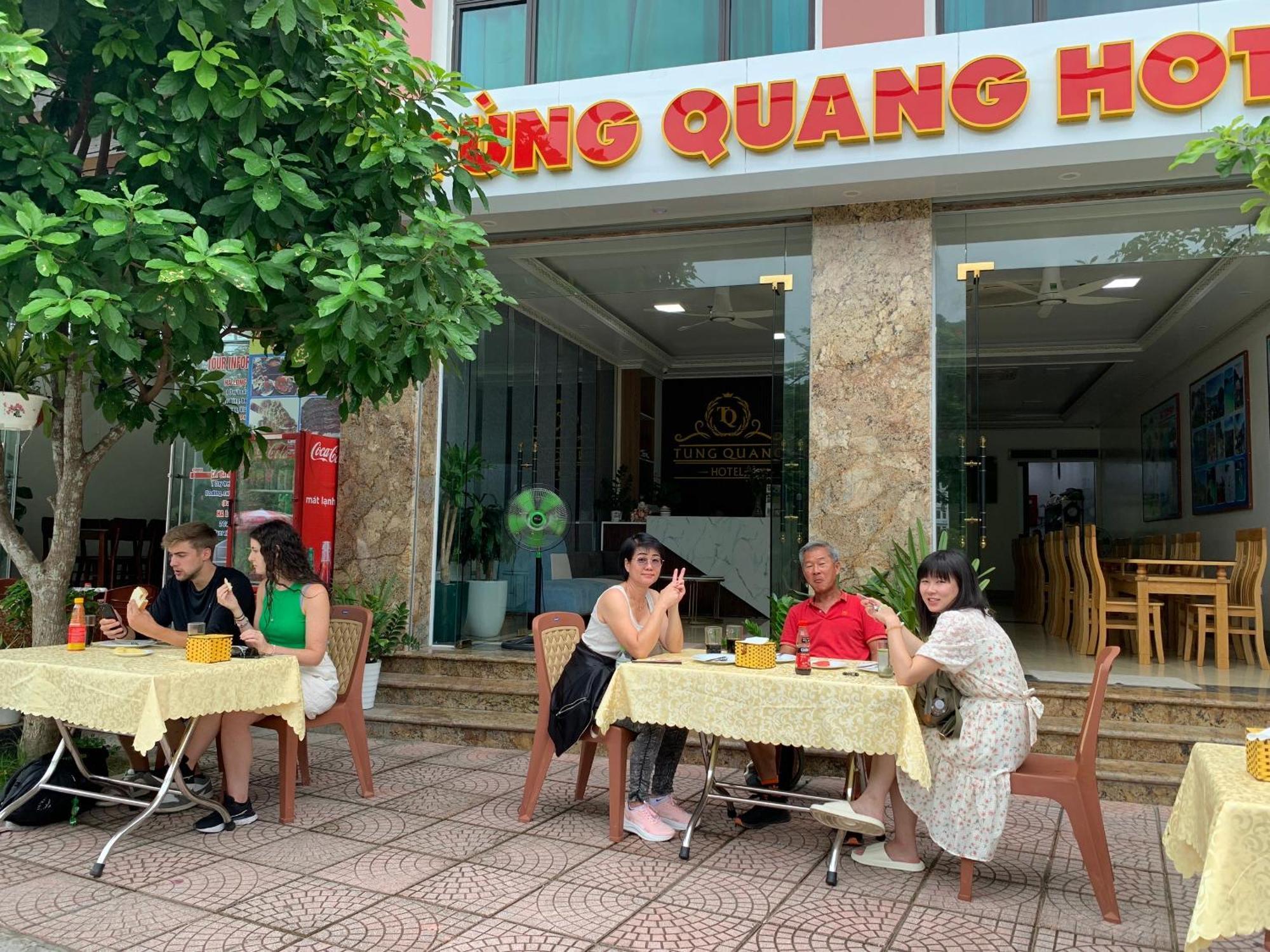 Tung Quang Hotel Dong Khe Sau Exterior foto