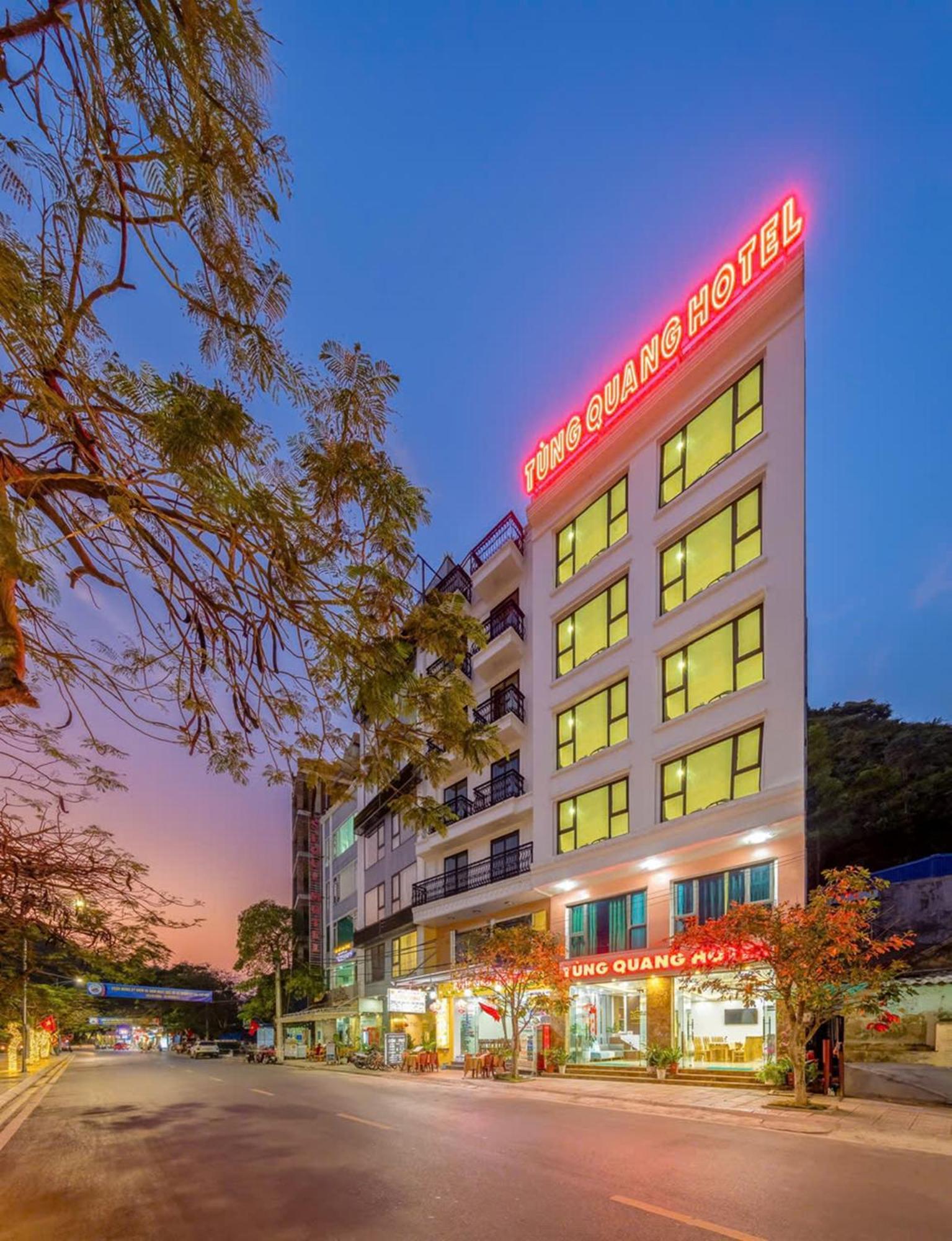 Tung Quang Hotel Dong Khe Sau Exterior foto